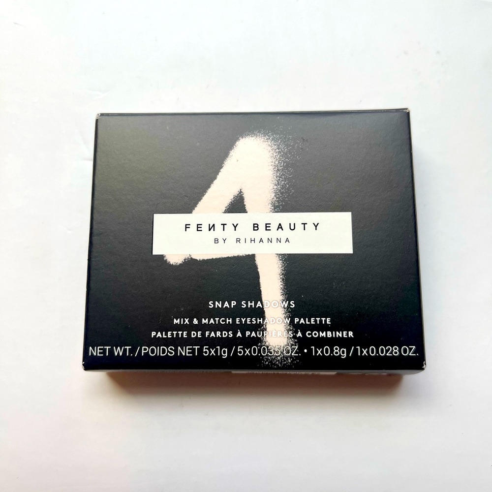 FENTY Beauty SNAP SHADOWS MIX & MATCH EYESHADOW PALETTE